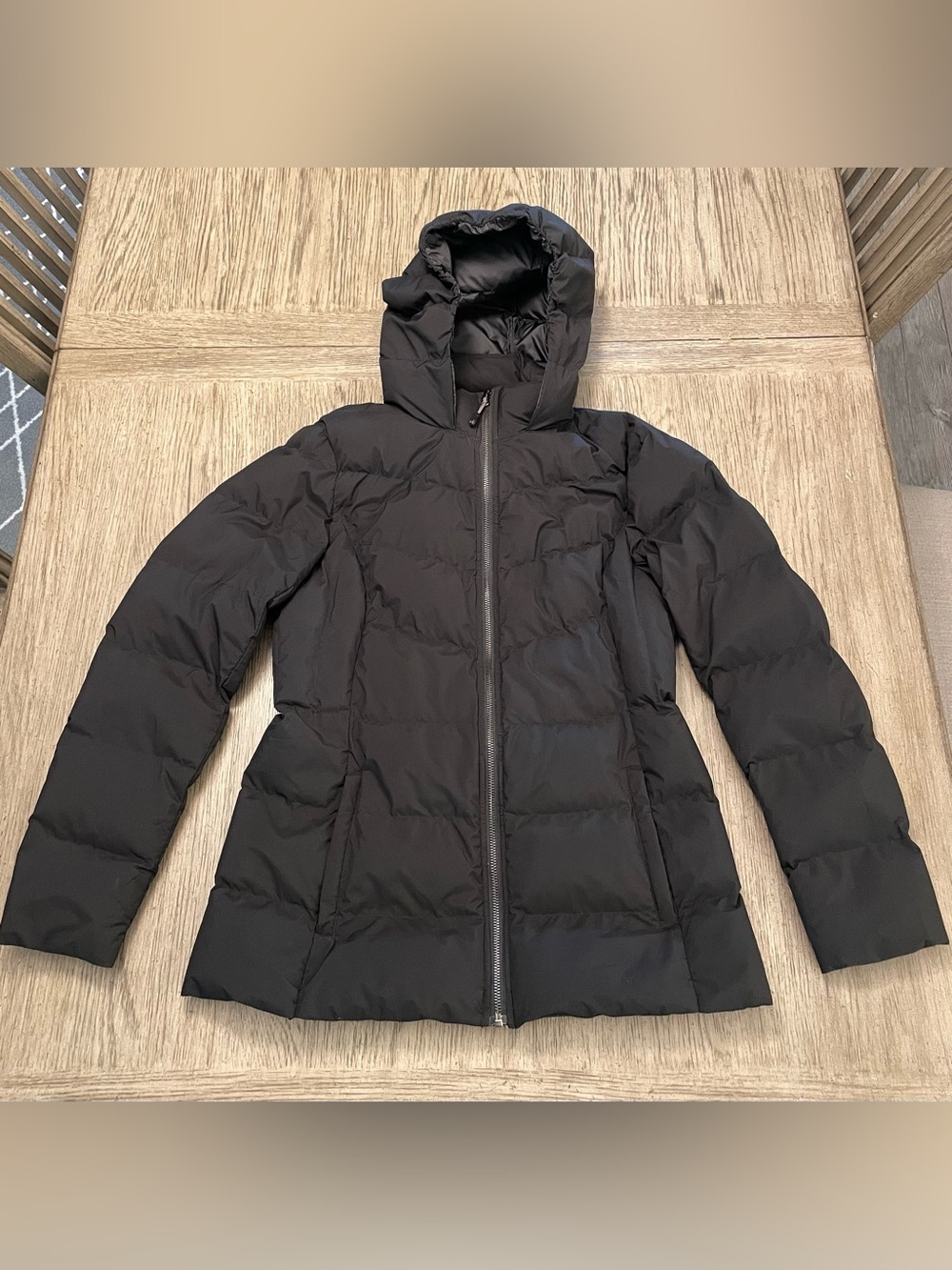 32° Heat women’s puffer coat, small, black, hooded, inside and outside pockets.